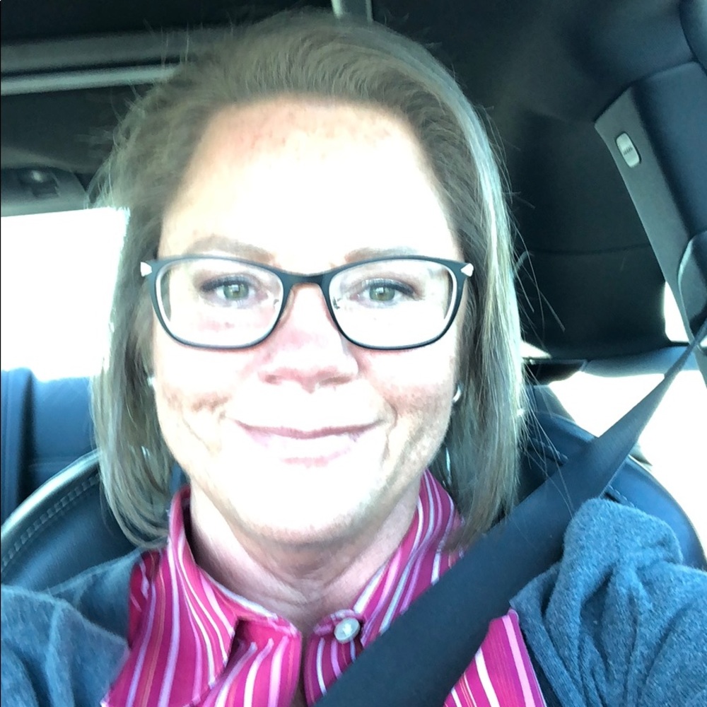 Meet your Posher, Alicia